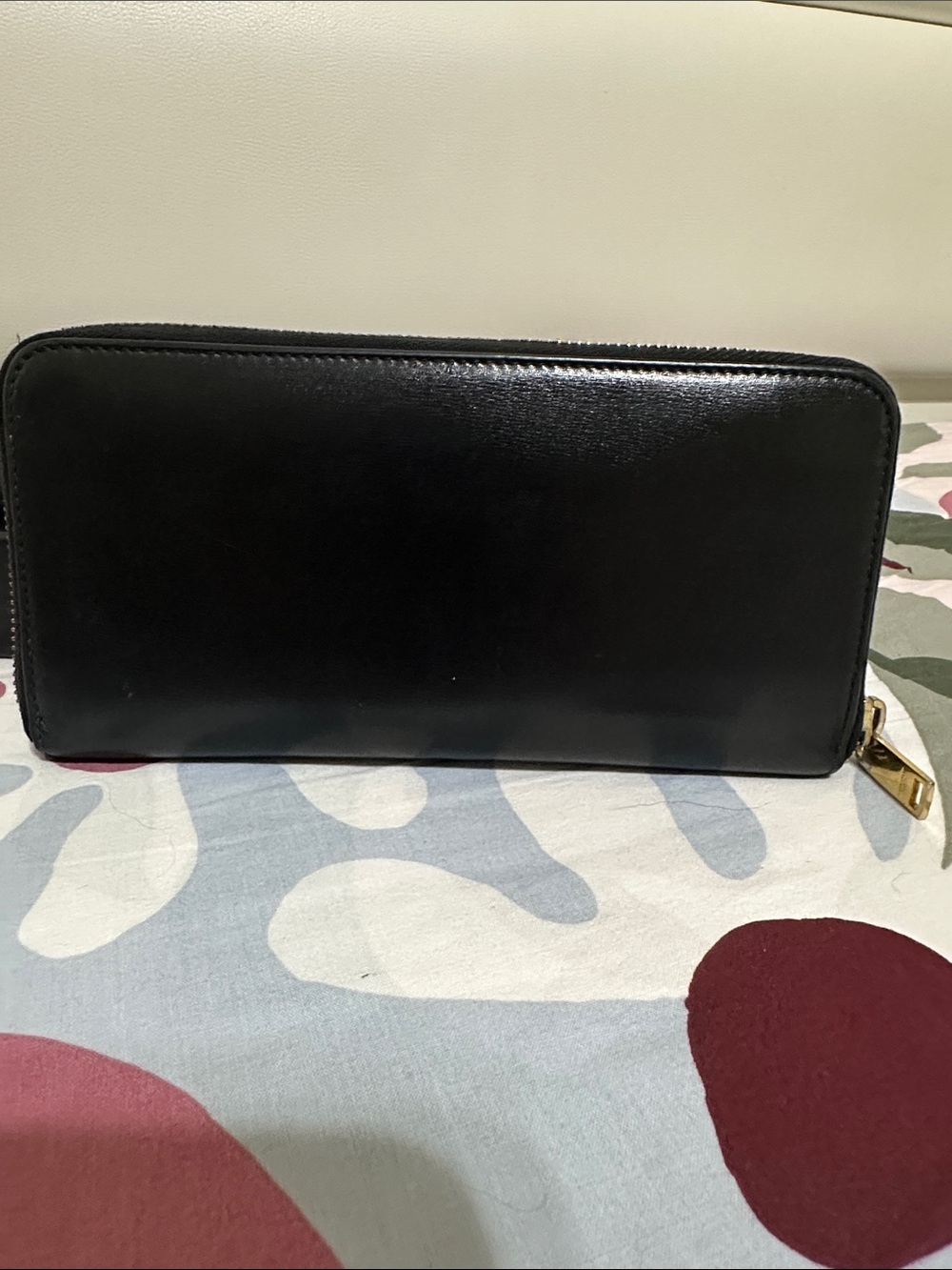 Yves Saint Laurent Black Leather Zip-Around Wallet with Gold YSL Emblem - Picture 4 of 12